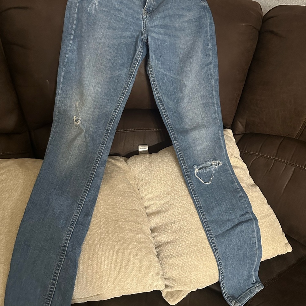 Stylish Blue Distressed Skinny Jeans